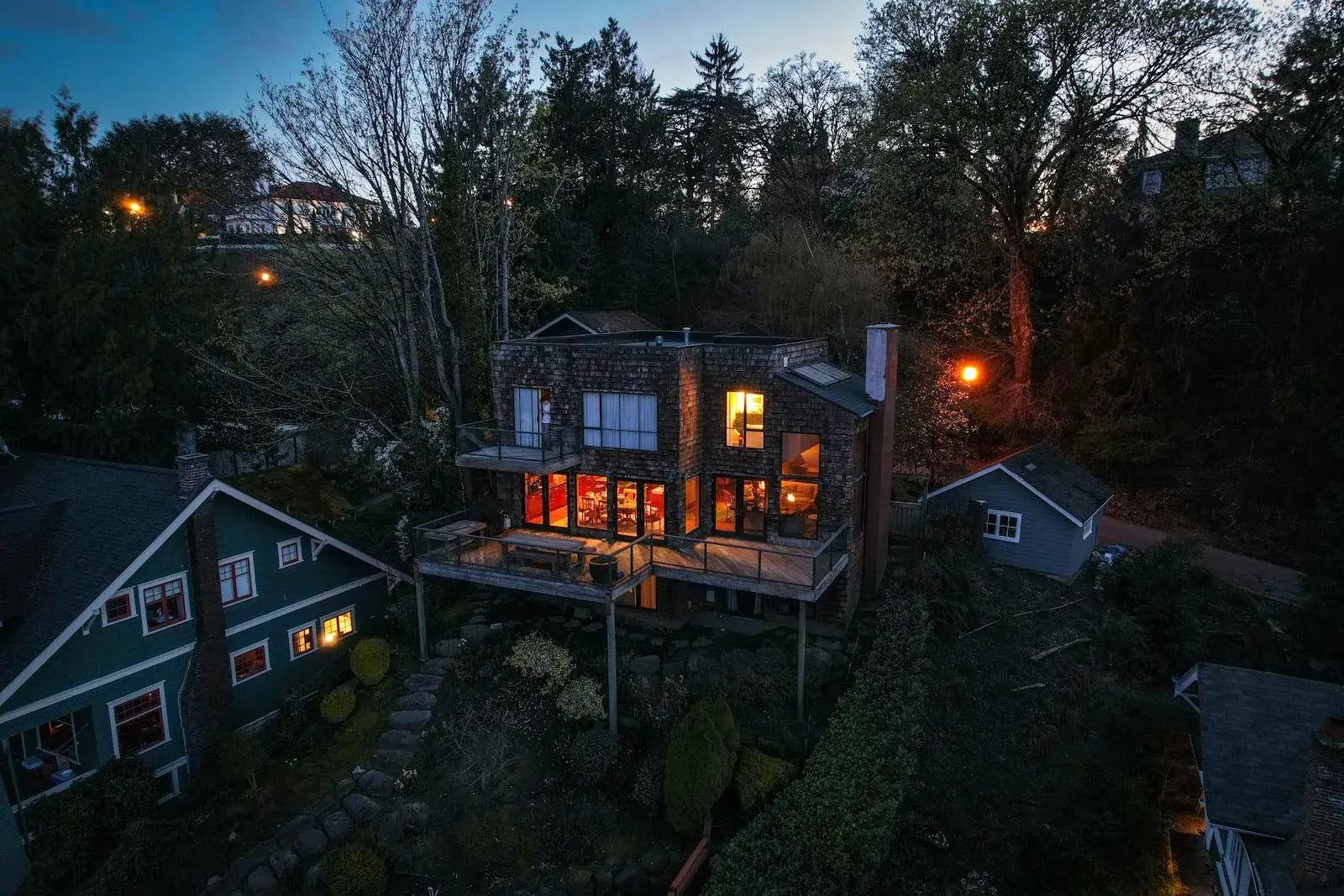 Capital Gains Tax When Selling a House in Washington (2026): Section 121, the State 7% Tax, and Inherited Home Stepped-Up Basis